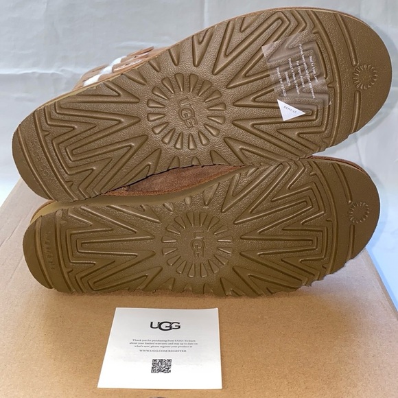 New!🍁UGG® Bailey Button Triplet Il' Boot Chestnut Suede, Size 8 - Picture 11 of 16